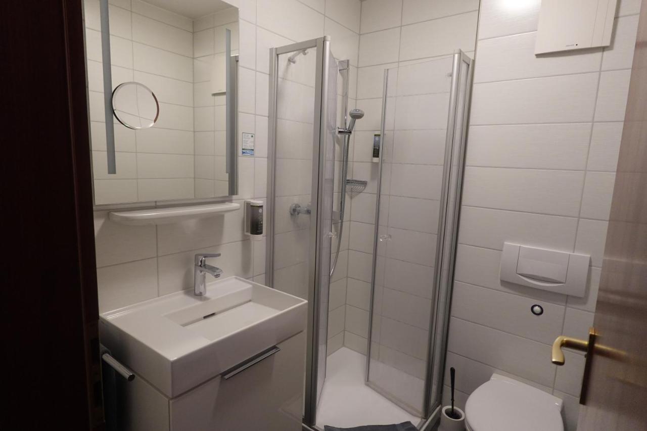 קובלנץ Hotel & Weinhaus Zum Schwarzen Baeren מראה חיצוני תמונה