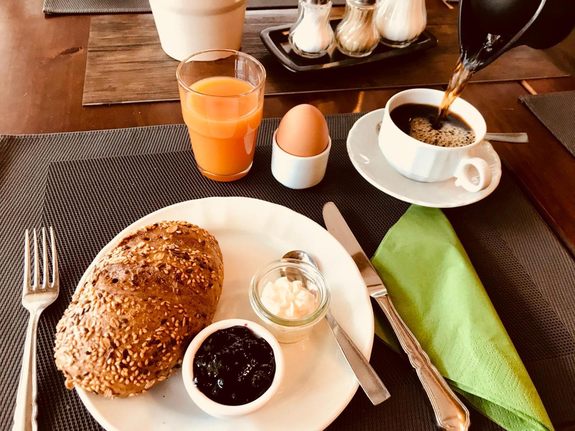 קובלנץ Hotel & Weinhaus Zum Schwarzen Baeren מראה חיצוני תמונה